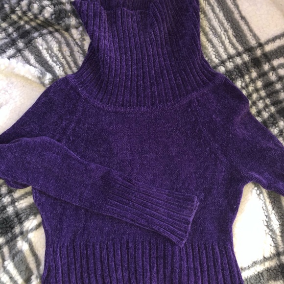 Purple Suzy shier turtle neck - Picture 3 of 4